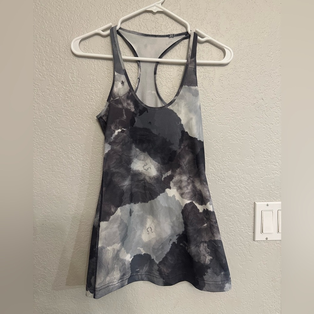 Lululemon Black/White Abstract Tank Top‎ Size 4